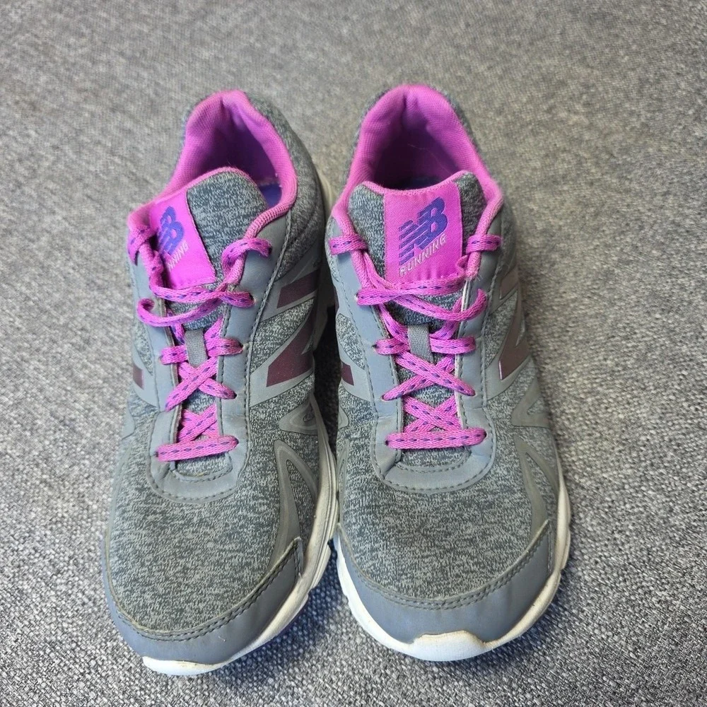 Women New Balance Running 645V2 Gray and Purple Athletic Shoe Size 7